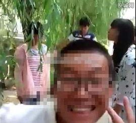 吃瓜卡住嘴的女生视频,网友直呼“太可爱了！”